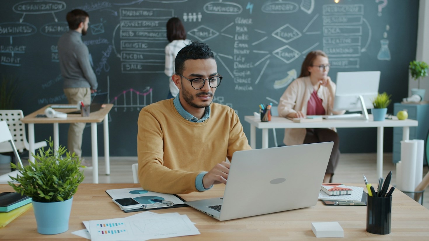 Por Dentro das Análises Globais: Como Ler Cenários Complexos